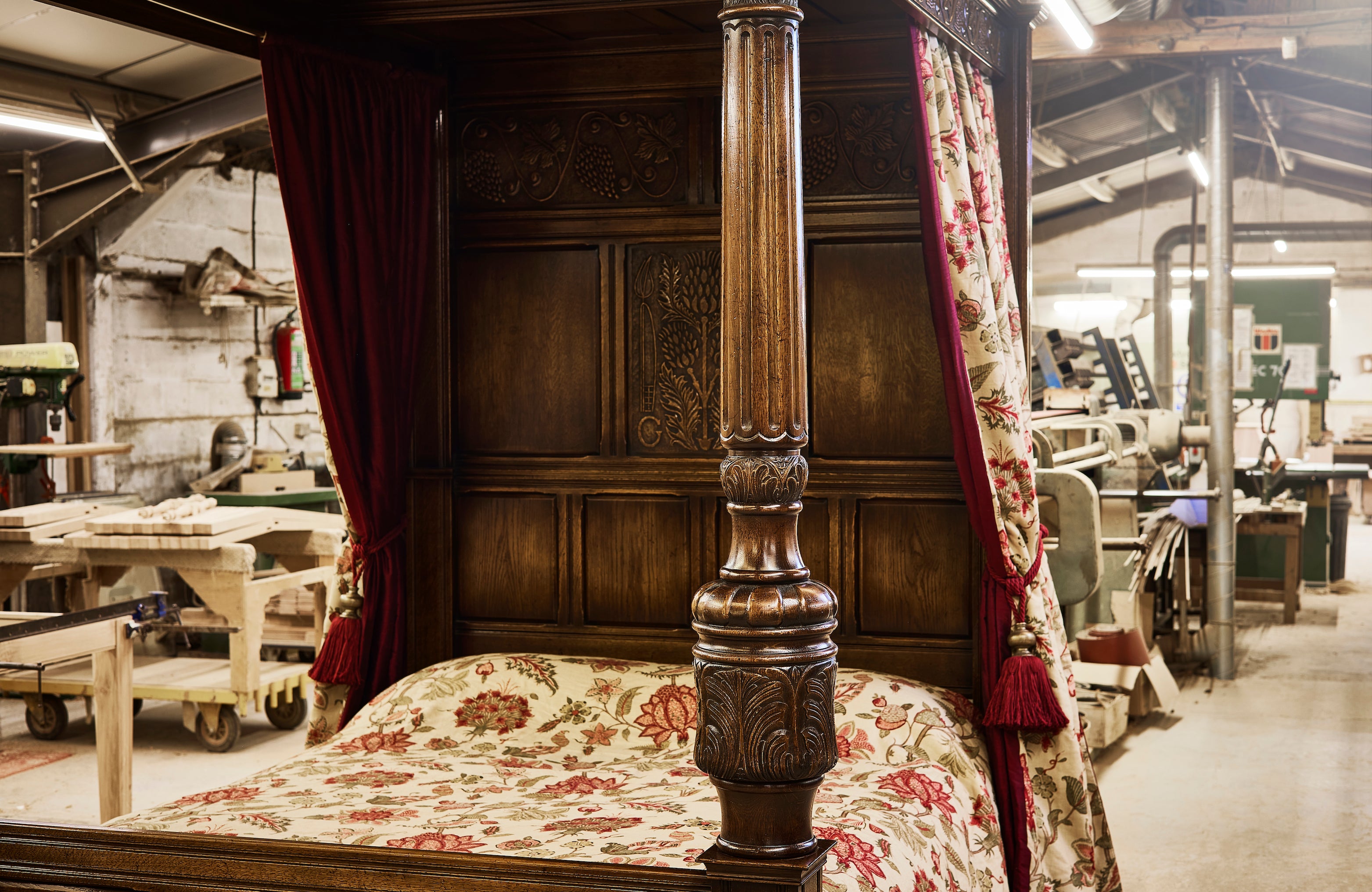 Balmoral Bespoke Carved Four Poster Bed – Royal Oak Furniture Company
