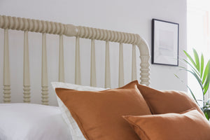 Hetton Curved Spindle Bed