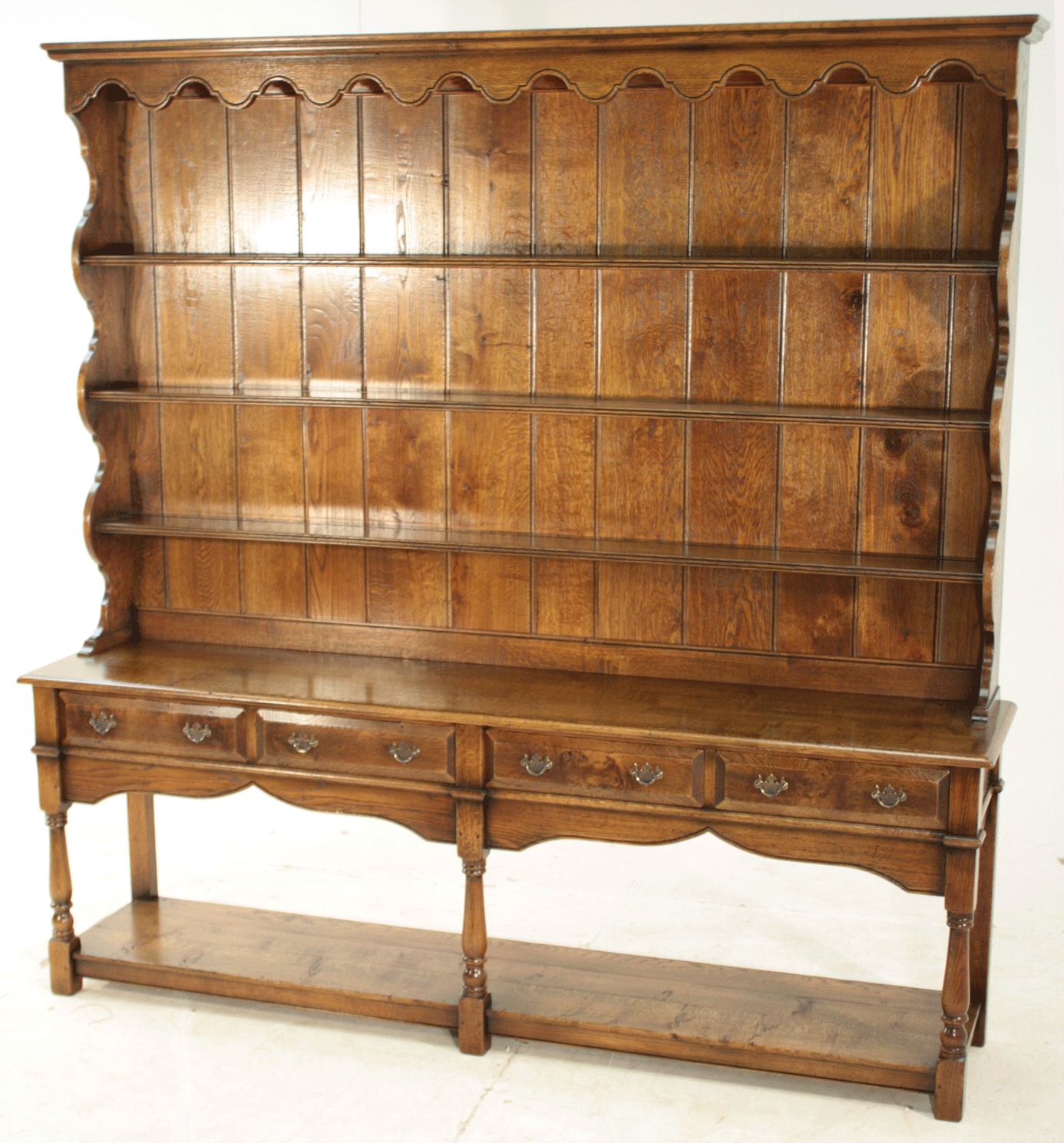 Sussex-Dresser