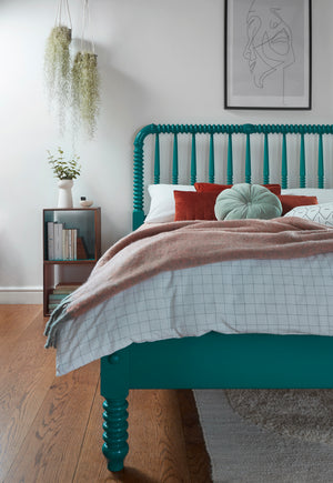 Hetton Curved Spindle Bed